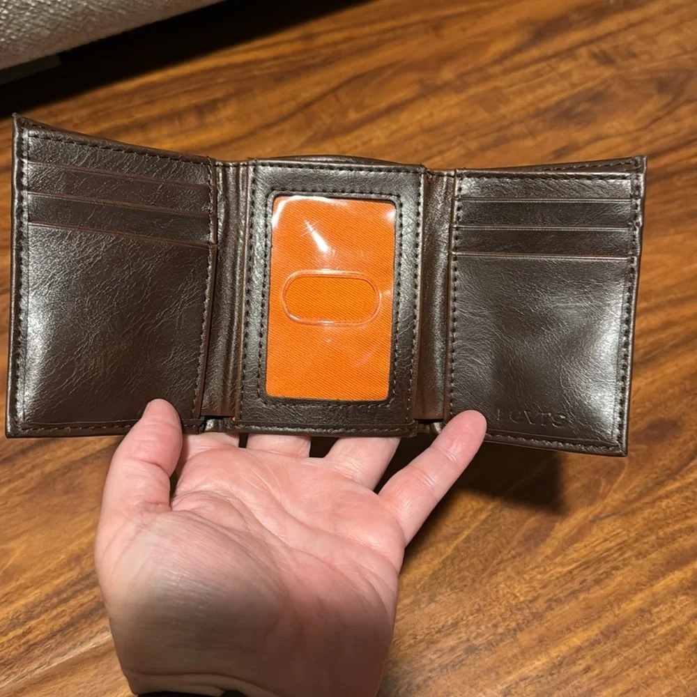 New Levi’s Trifold Brown coated Leather Wallet